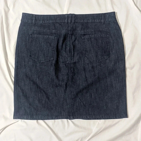 New York & Company Button Down Denim Skirt, Color Blue (Dark Wash) size 18 - Picture 8 of 14